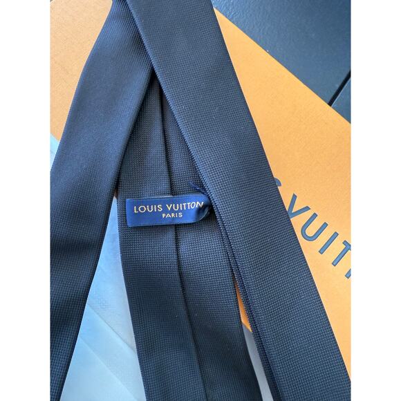 LOUIS VUITTON SPECIAL EDITION EMPLOYEE Forever Louis Vuitton Necktie*NEW IN BOX - Picture 3 of 5